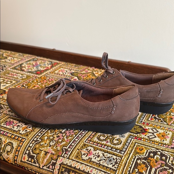 Clarks Soft Leather Women’s Loafers size 8.5M - Picture 3 of 8